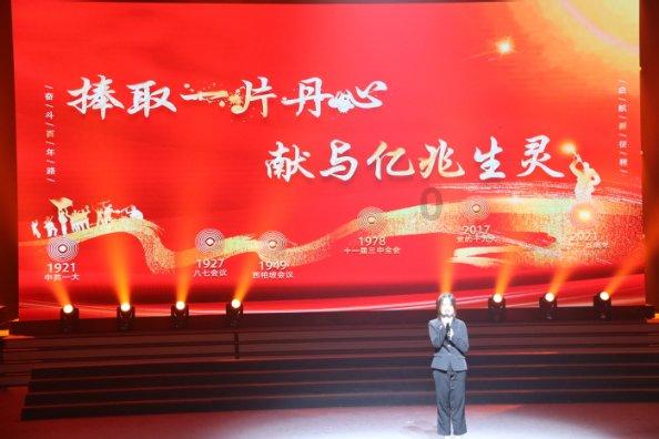 你是愿意自己独立生活还是愿意与父母一起住的英语作文游戏画面